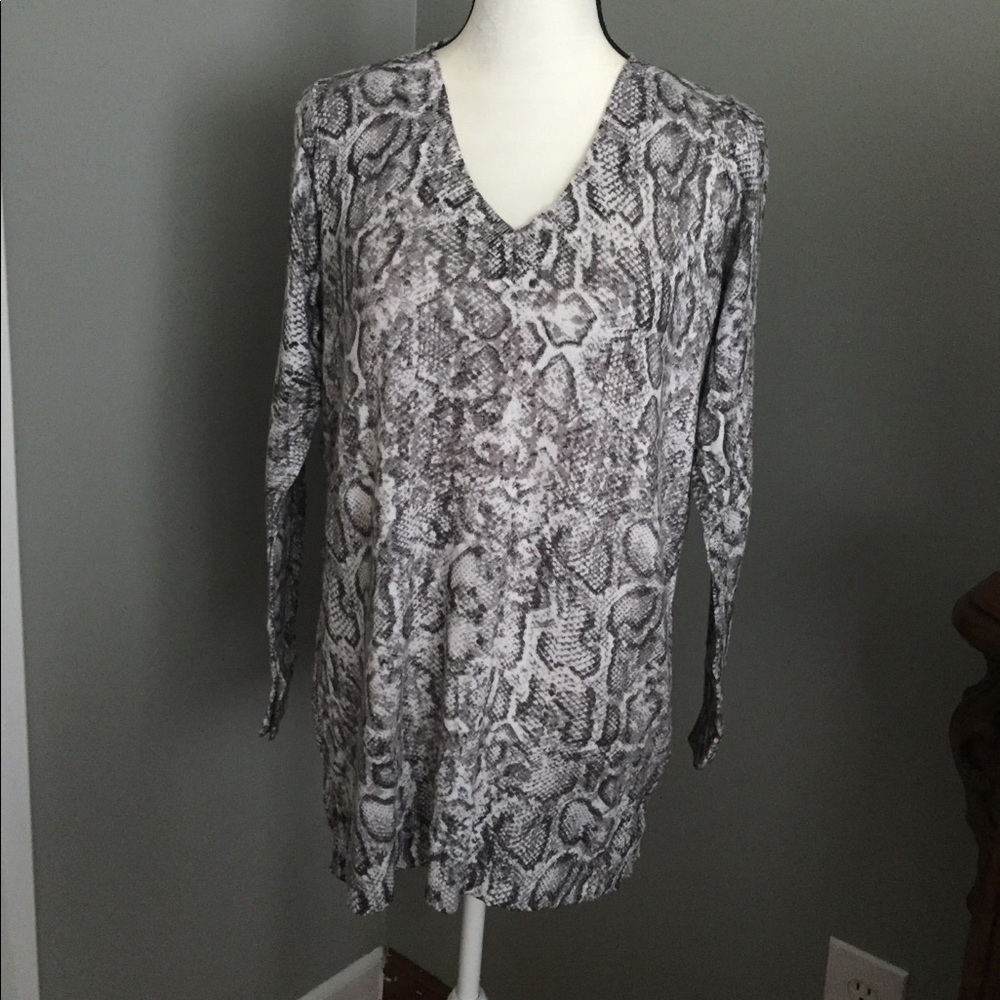 SNAKE PRINT SWEATER - Apt 9 brand